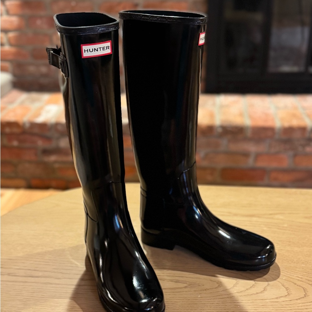 Hunter Tall Glossy Black Rain Boots US Size 6